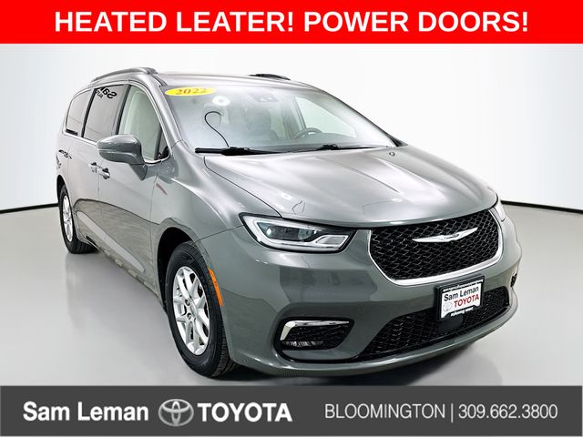 2022 Chrysler Pacifica Touring L's photo