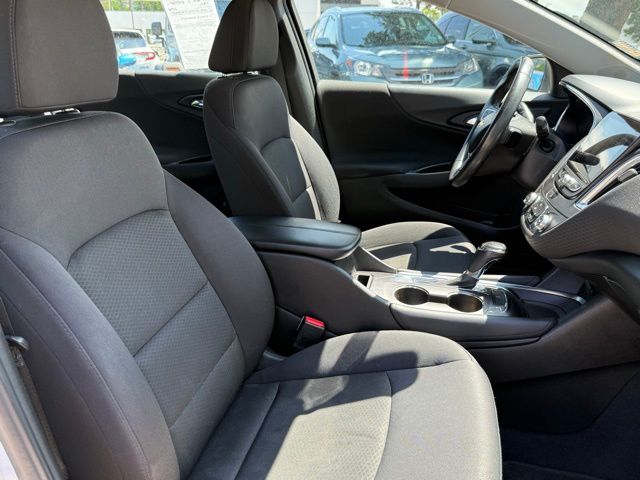 Used 2016 Iridescent Pearl Tricoat Chevrolet LT image 19