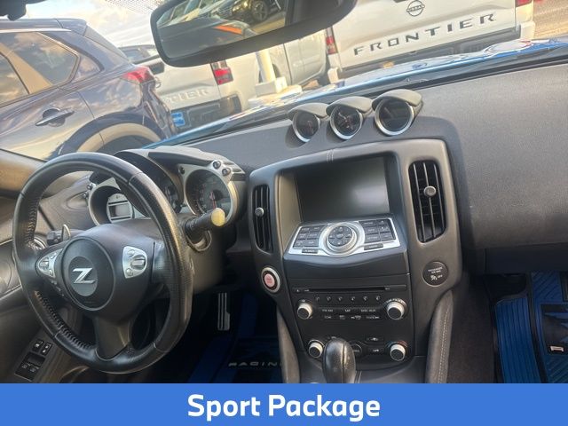 2010 Nissan 370Z Touring photo 4