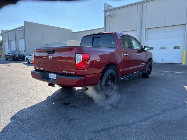 2018 Nissan Titan SV photo 4