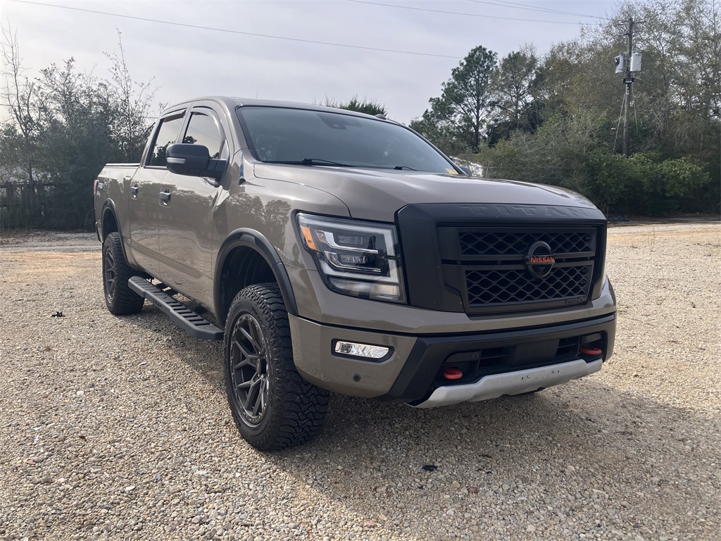 2021 Nissan Titan PRO-4X's photo