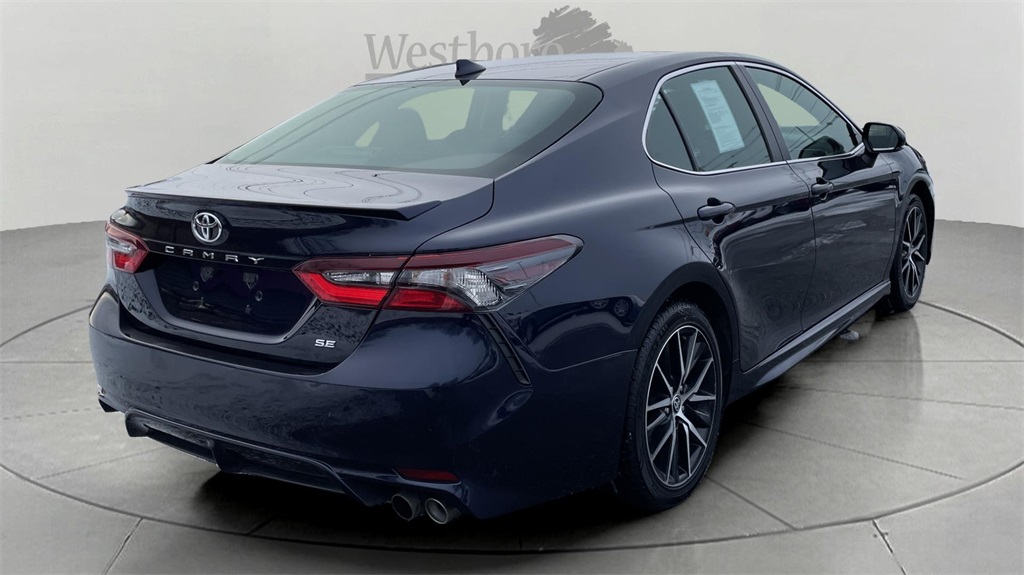 2022 Toyota Camry SE photo 7