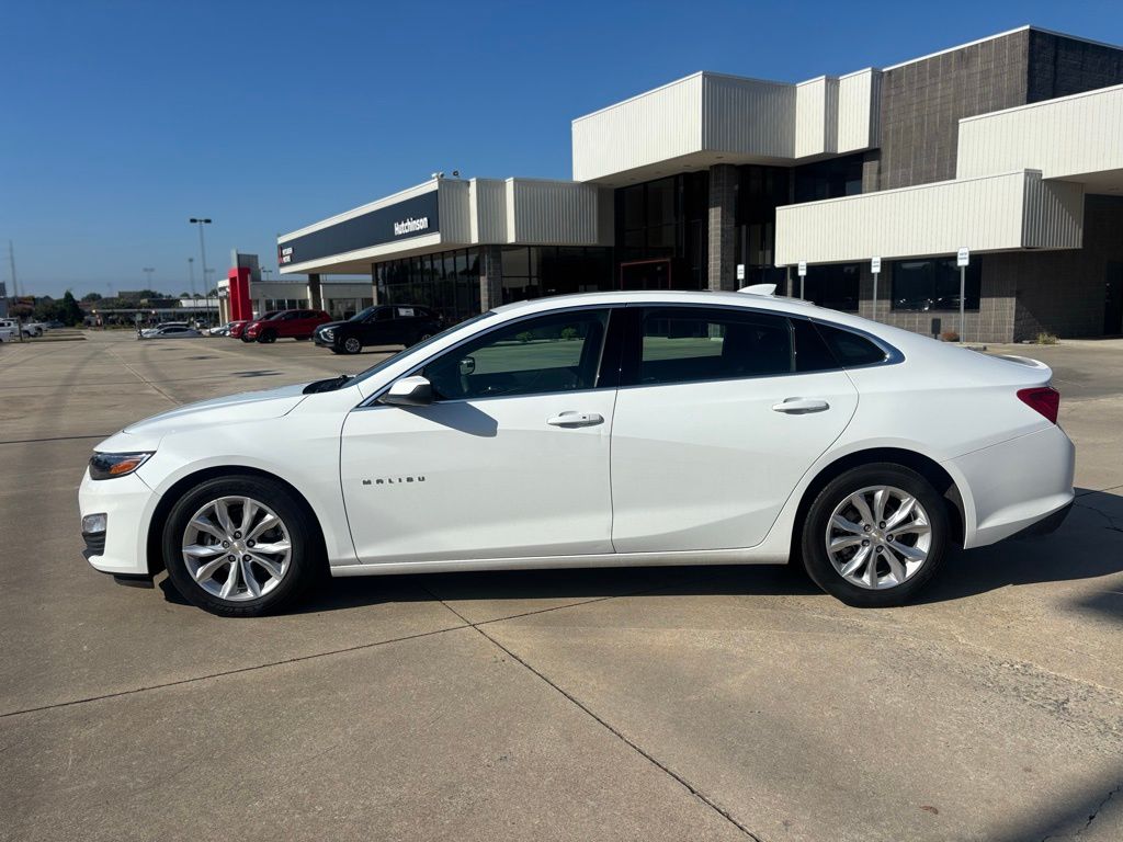 2023 Chevrolet Malibu 1LT photo 3