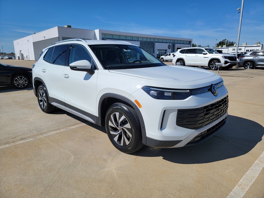 2025 Volkswagen Tiguan S's photo