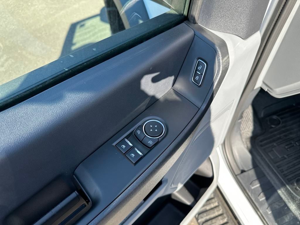 2025 Ford F-600 photo 11