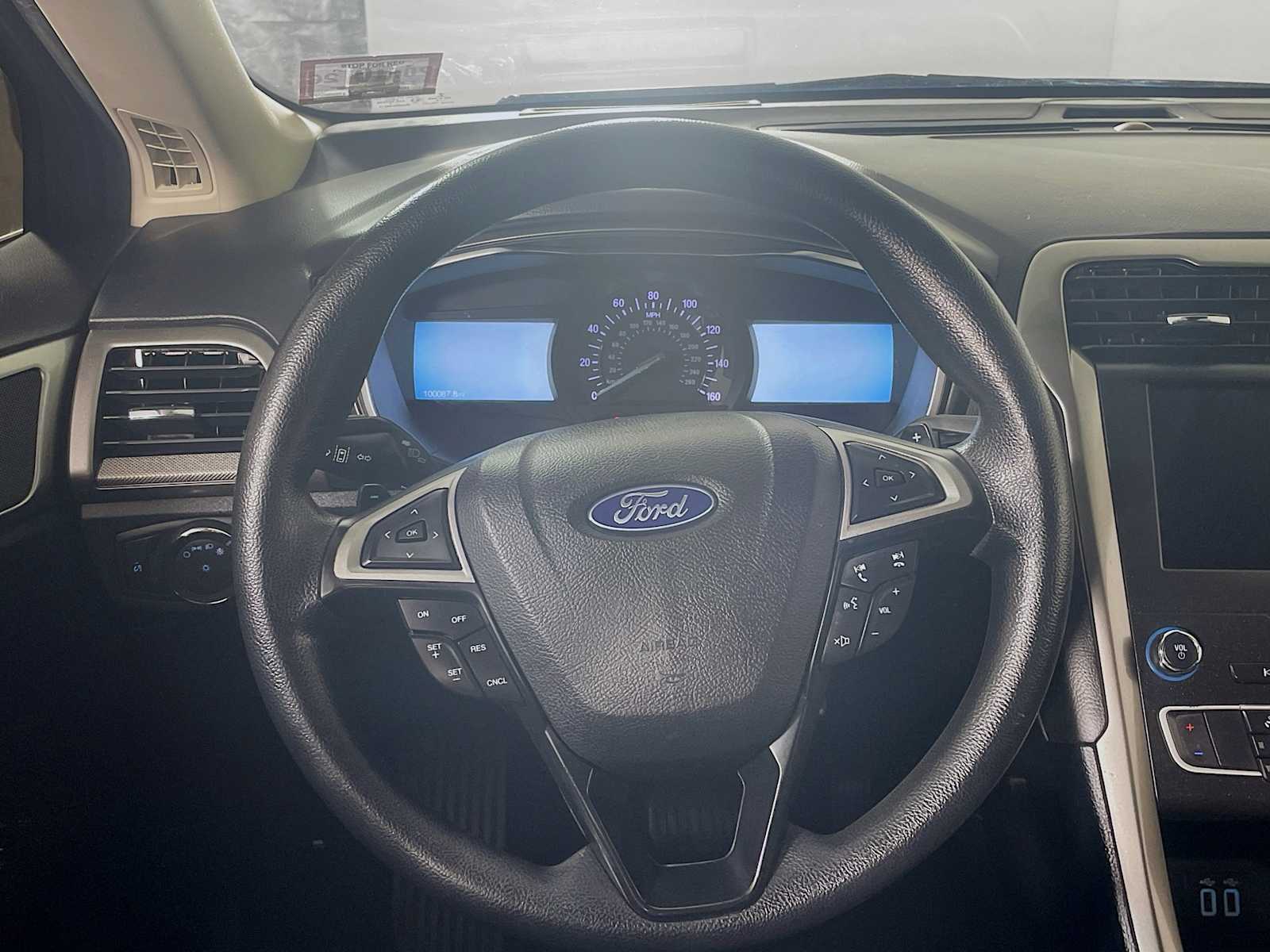 2019 Ford Fusion SE photo 8