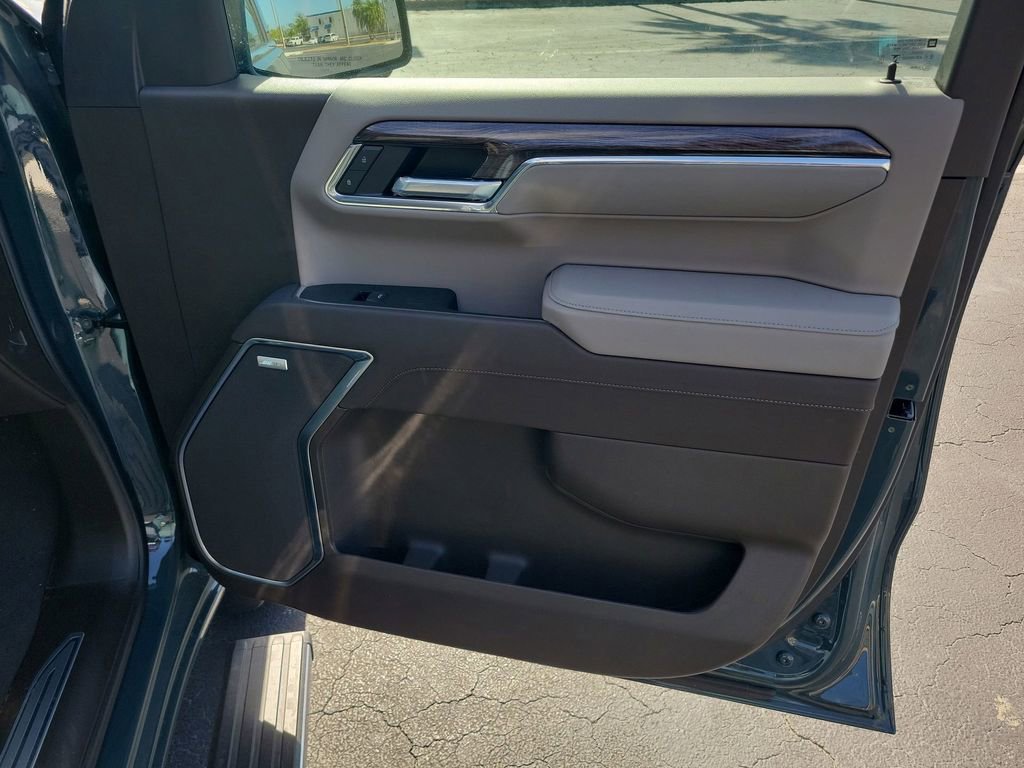 2025 Chevrolet Silverado LTZ photo 43