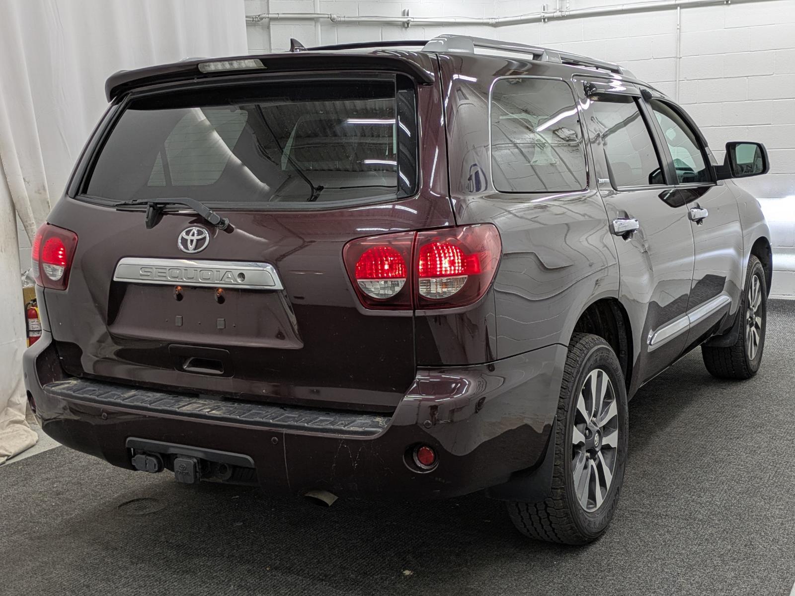 2018 Toyota Sequoia Limited photo 2