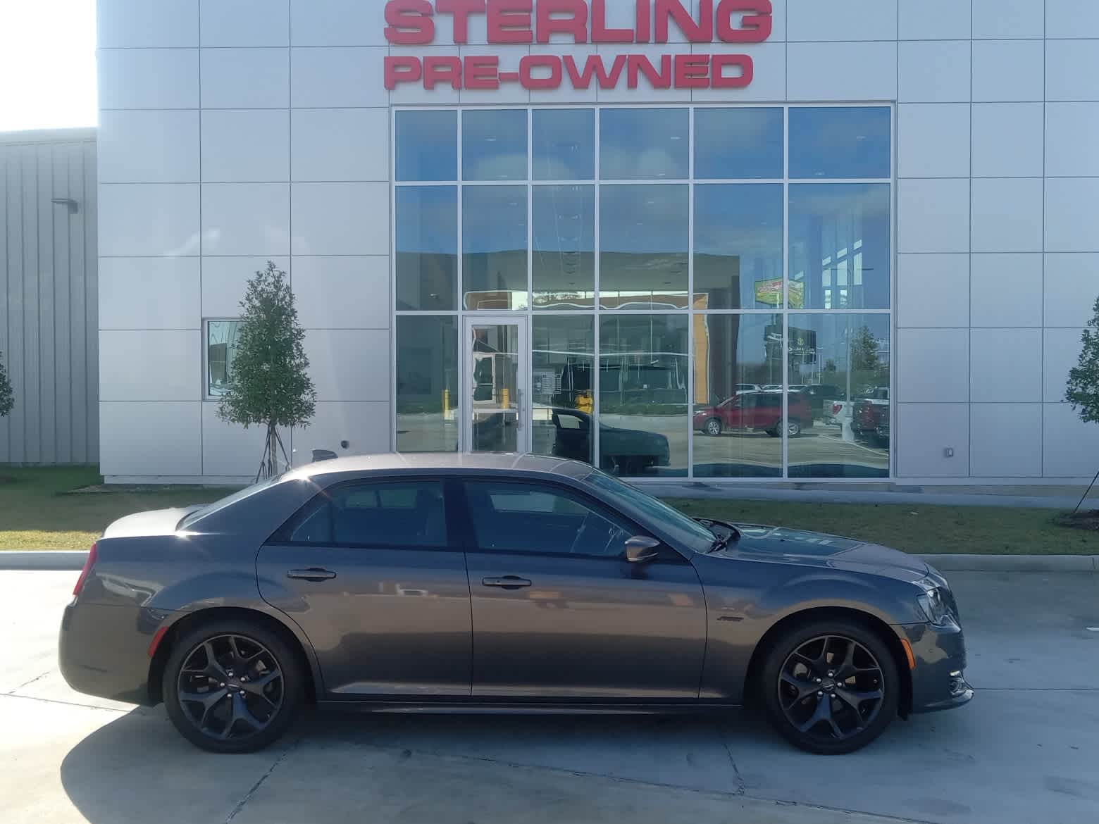 2023 Chrysler 300 Touring L's photo