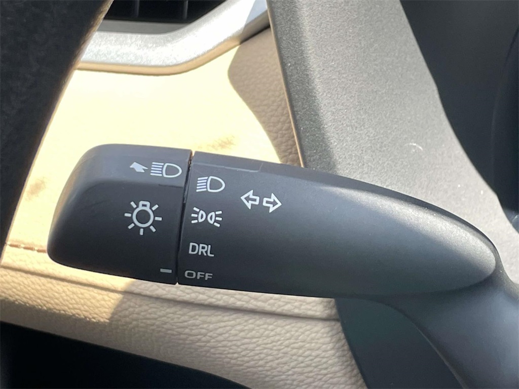 2025 Toyota RAV4 LE photo 20