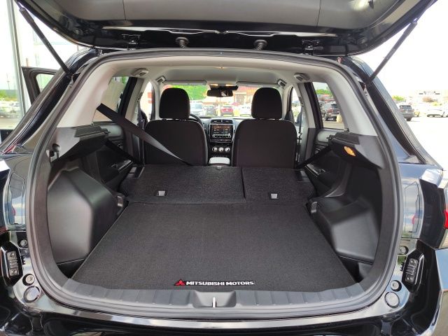2025 Mitsubishi Outlander Sport LE photo 27