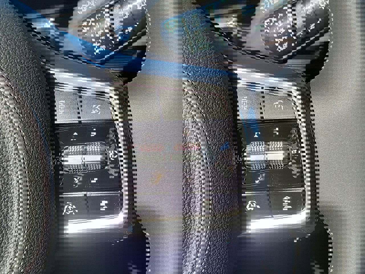 2025 Kia Sorento S photo 24