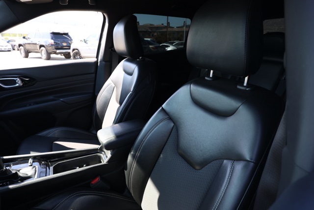 2023 Jeep Compass Altitude photo 14