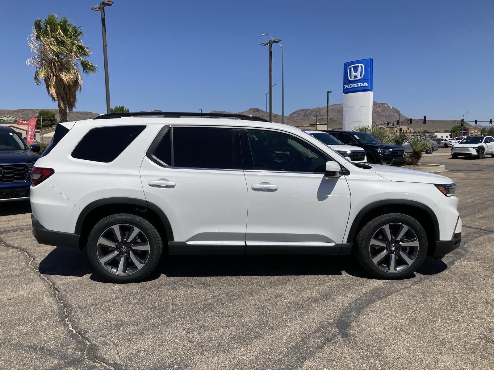 2025 Honda Pilot Touring photo 4