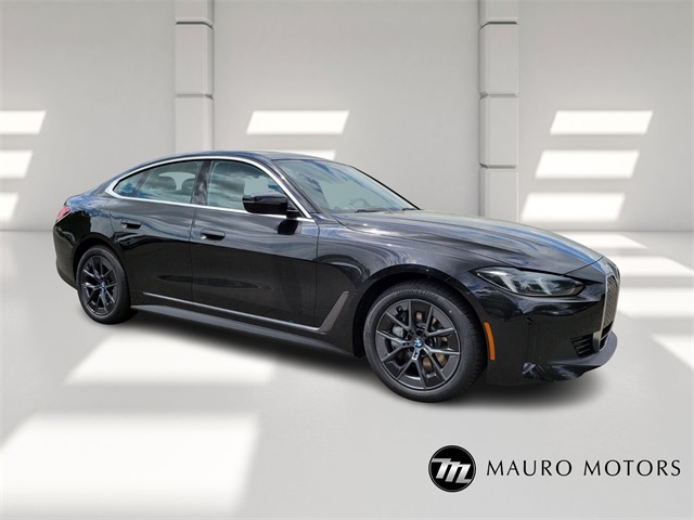 2025 BMW i4 40's photo