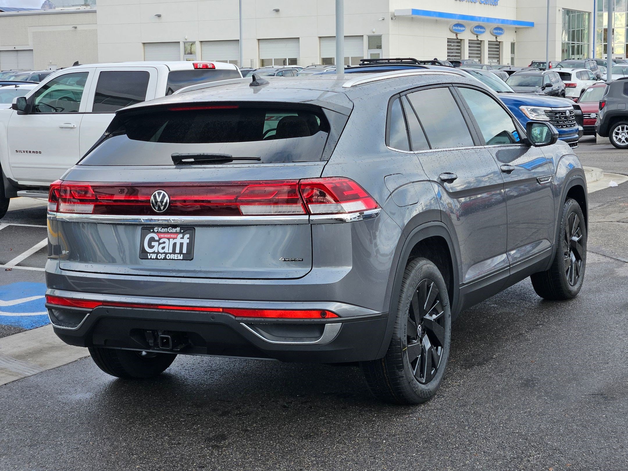 2025 Volkswagen Atlas Cross Sport SE Technology photo 3