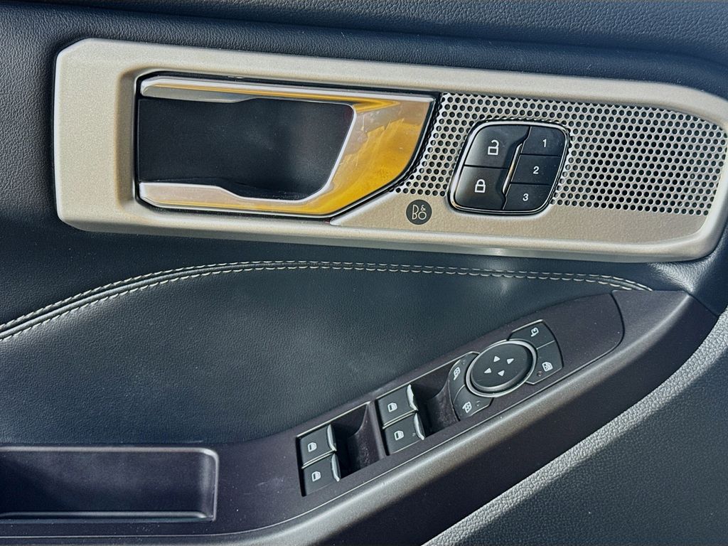 2020 Ford Explorer Limited photo 18