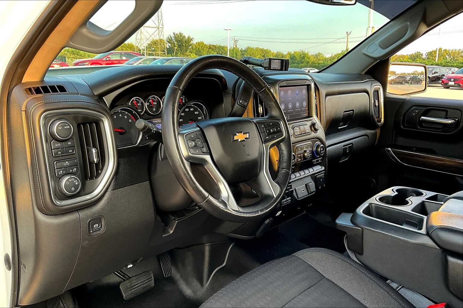 2020 Chevrolet Silverado 1500 LT photo 16