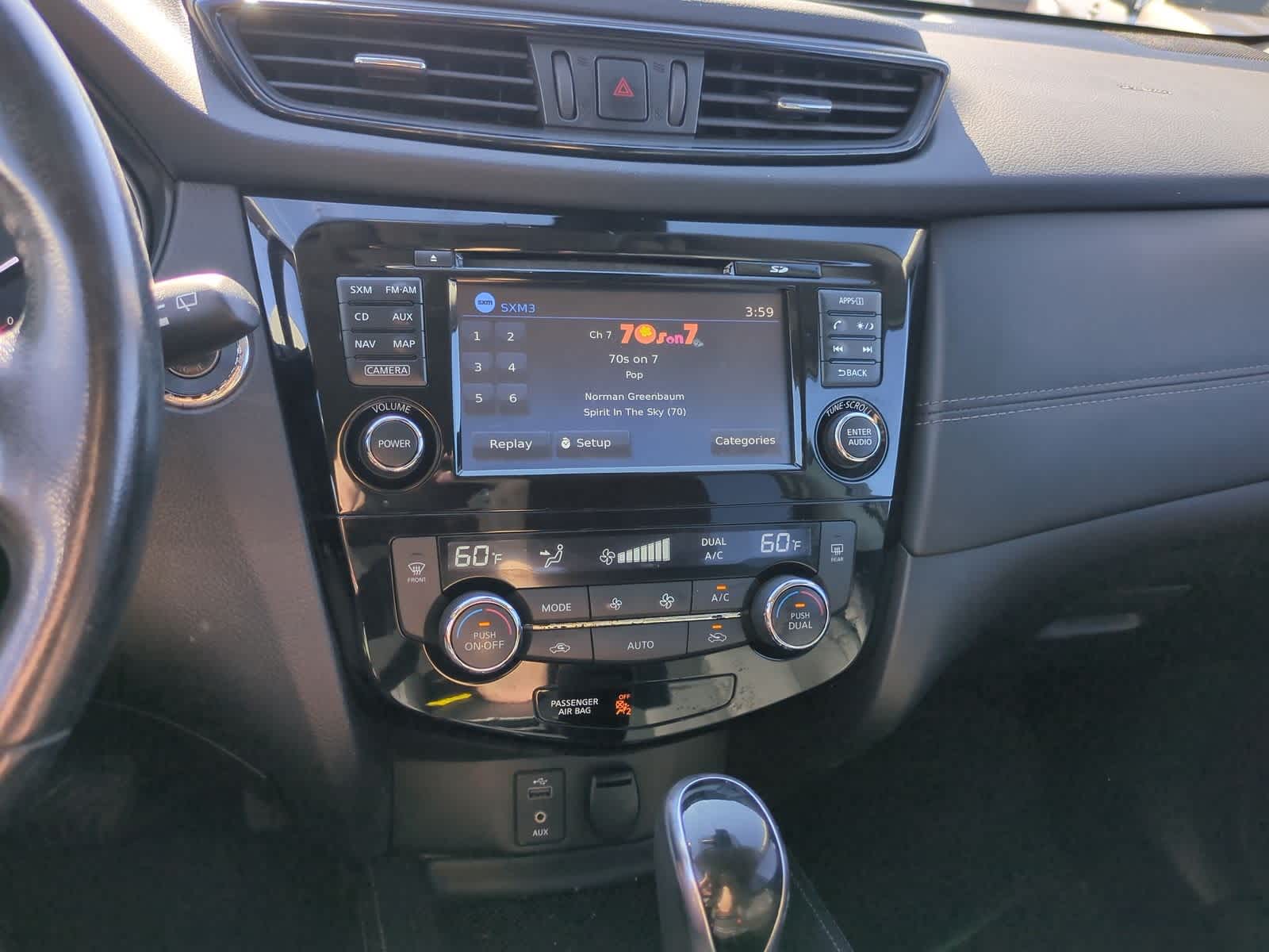 2017 Nissan Rogue SL photo 27