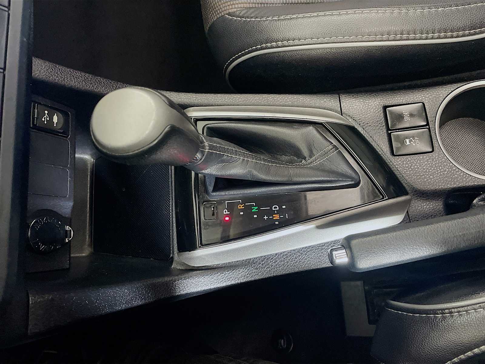 2015 Toyota Corolla Plus photo 14