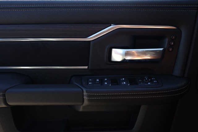 New 2026 Diamond Black Crystal Pearl-Coat Exterior Paint RAM Laramie Night Edition image 22