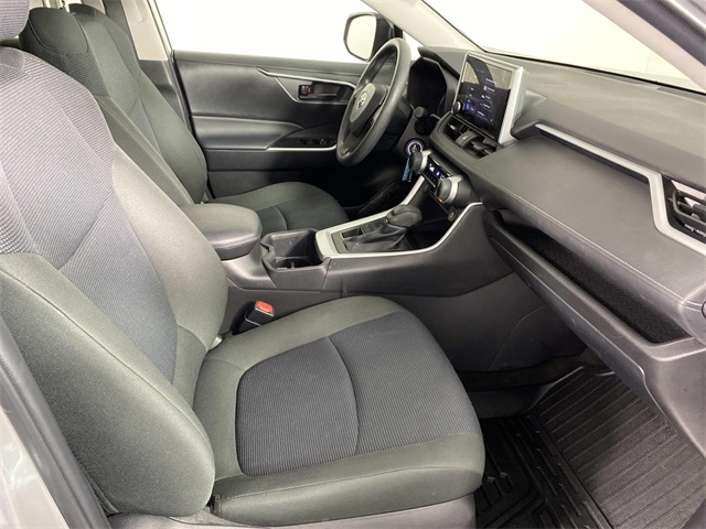 2023 Toyota RAV4 LE photo 10