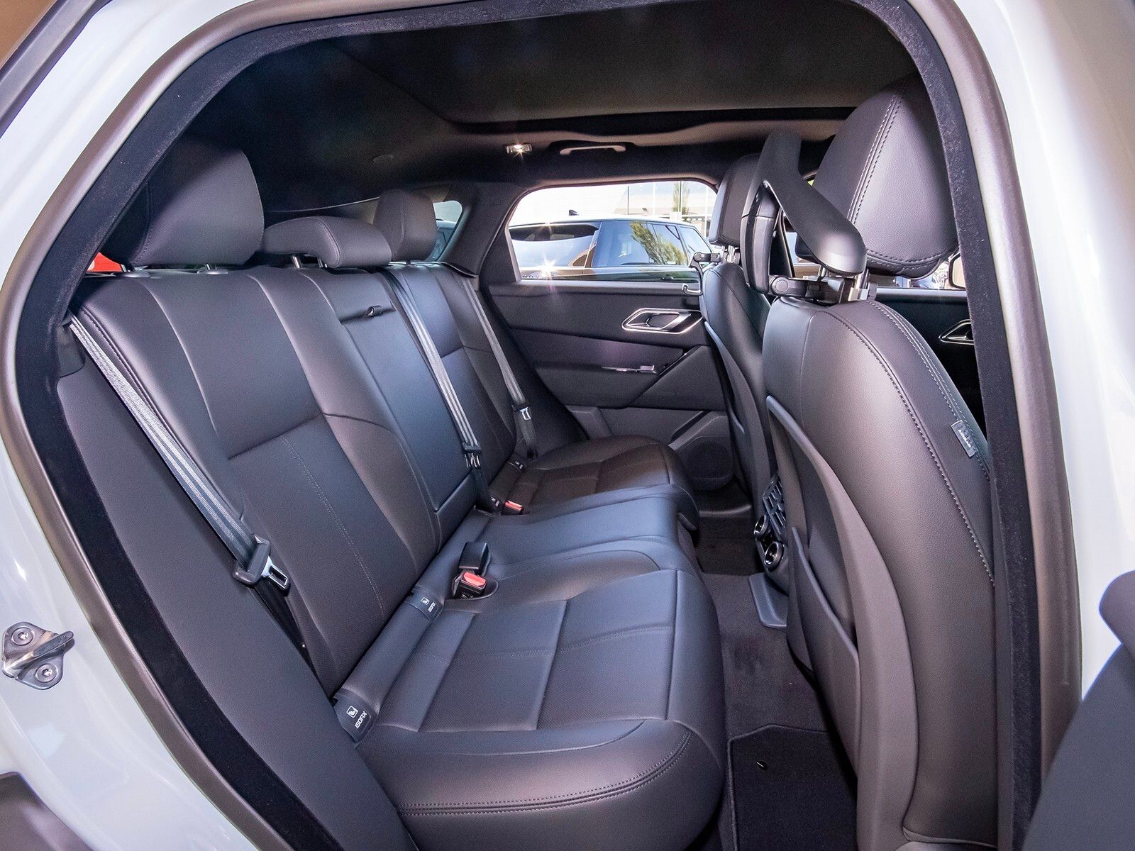 2026 Land Rover Range Rover Velar SE photo 45