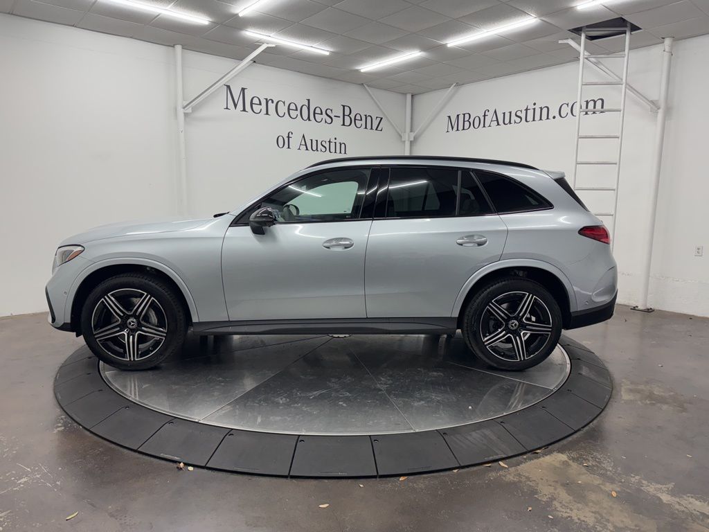 2026 Mercedes Benz GLC 300 photo 2