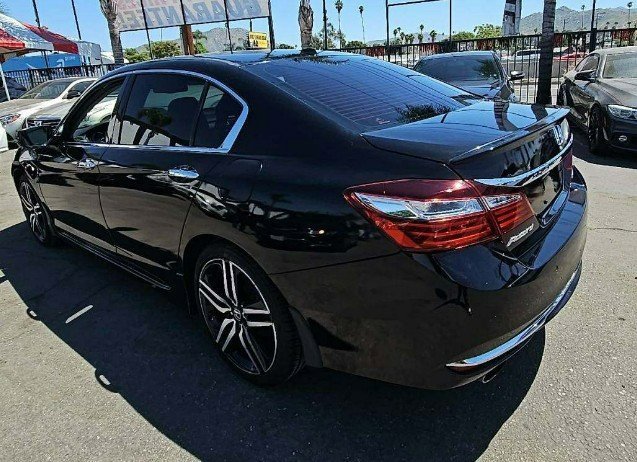 2017 Honda Accord Touring photo 2