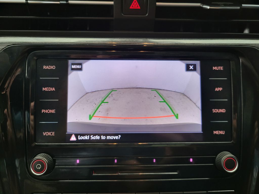 2020 Volkswagen Passat 2.0T R-Line photo 12