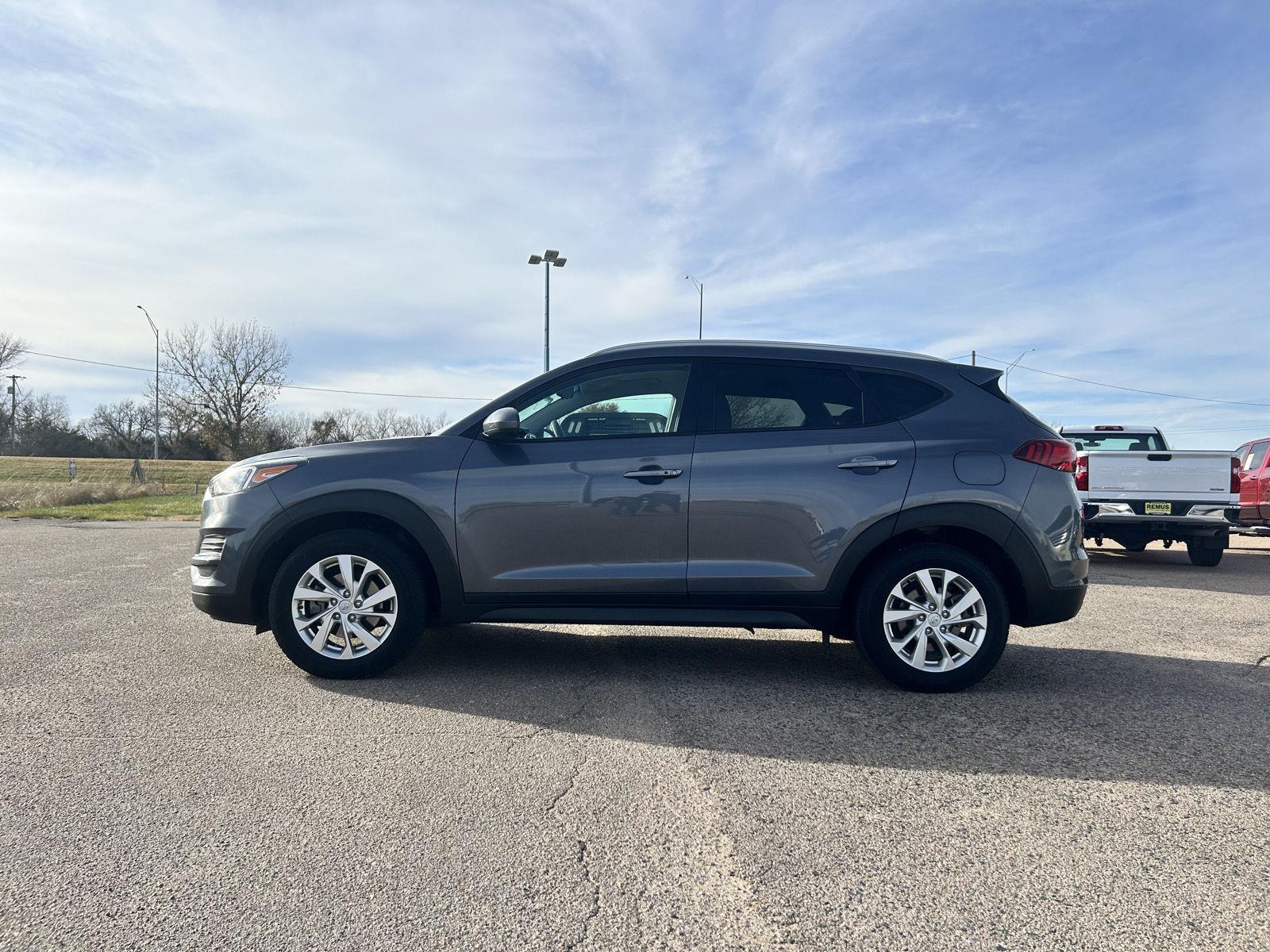 2021 Hyundai Tucson Value photo 3