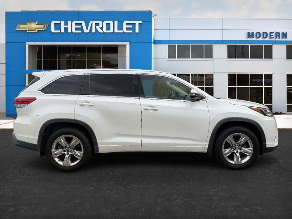 2017 Toyota Highlander Limited photo 6