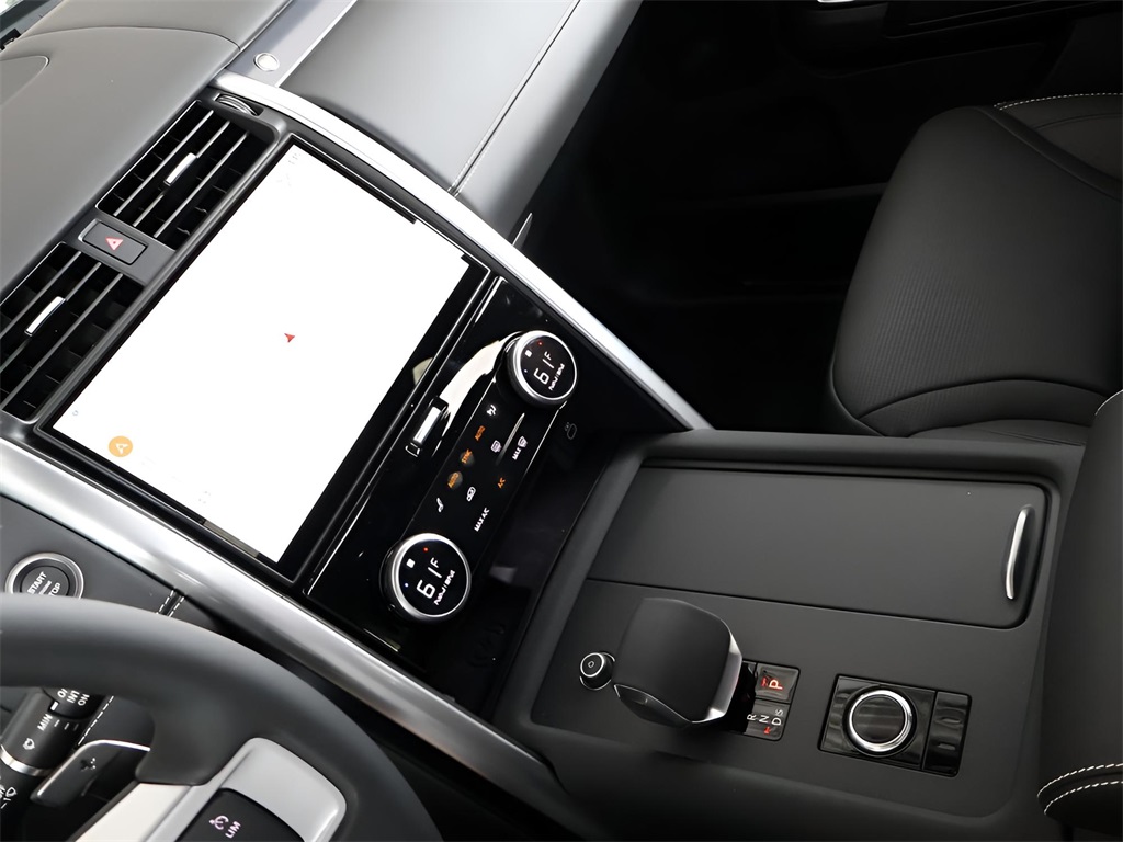 2025 Land Rover Discovery Metropolitan Edition photo 14