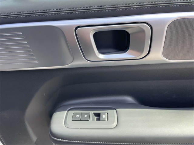 2025 Hyundai Santa Fe SEL photo 6