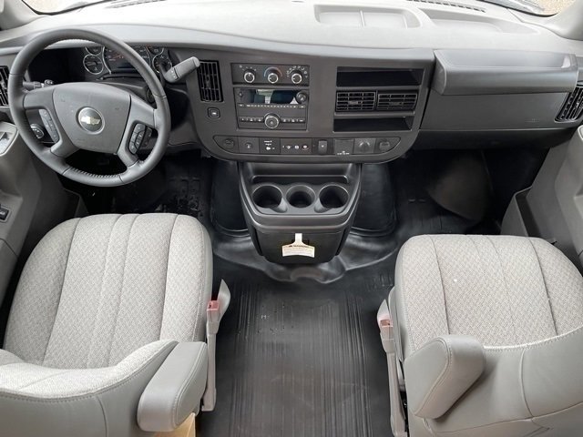 2023 Chevrolet Express Cutaway 3500 Work Van photo 2