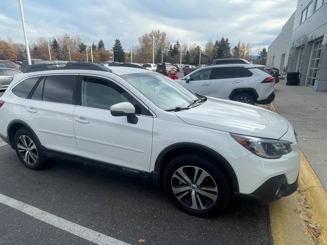 2019 Subaru Outback 2.5i photo 2