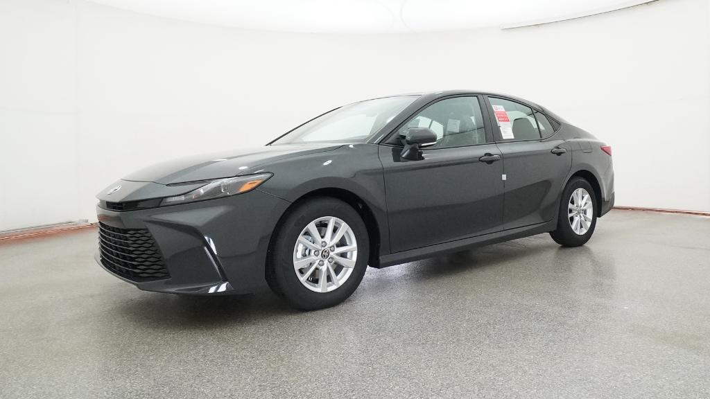 2025 Toyota Camry LE photo 3