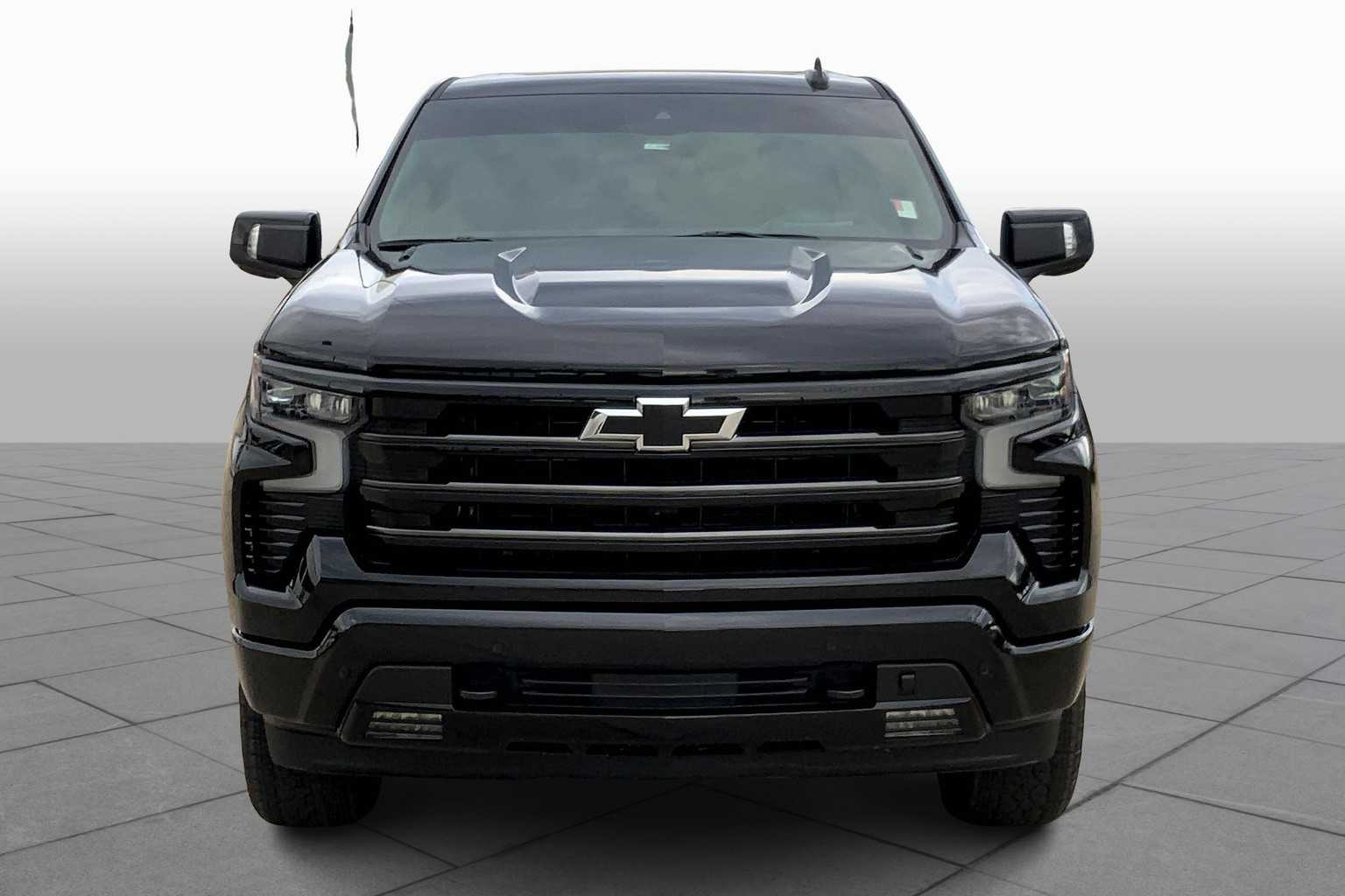 2025 Chevrolet Silverado 1500 High Country photo 3