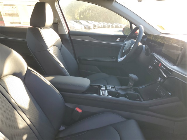 2025 Kia K5 EX photo 32