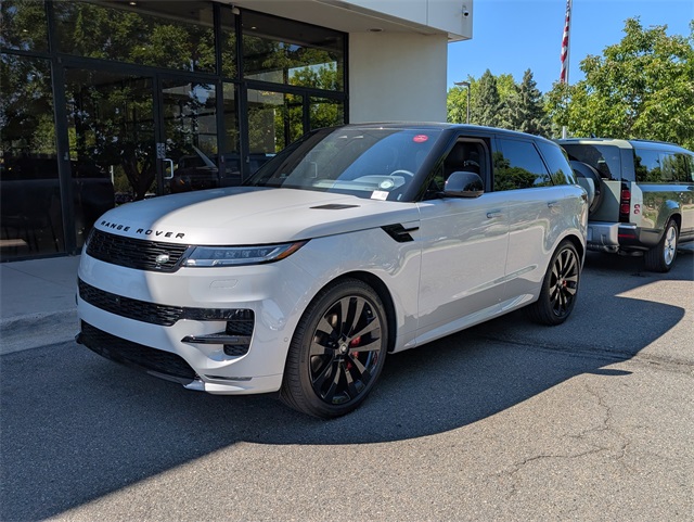 2025 Land Rover Range Rover Sport SE photo 2