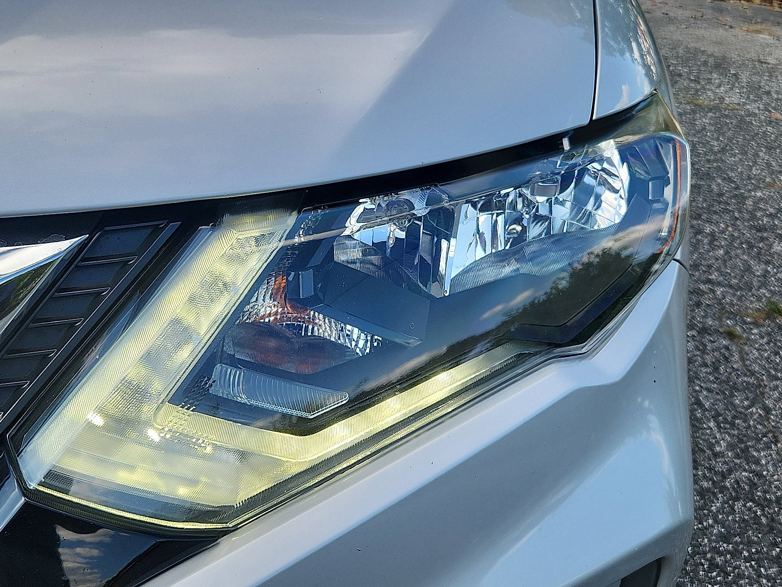 2017 Nissan Rogue S photo 9