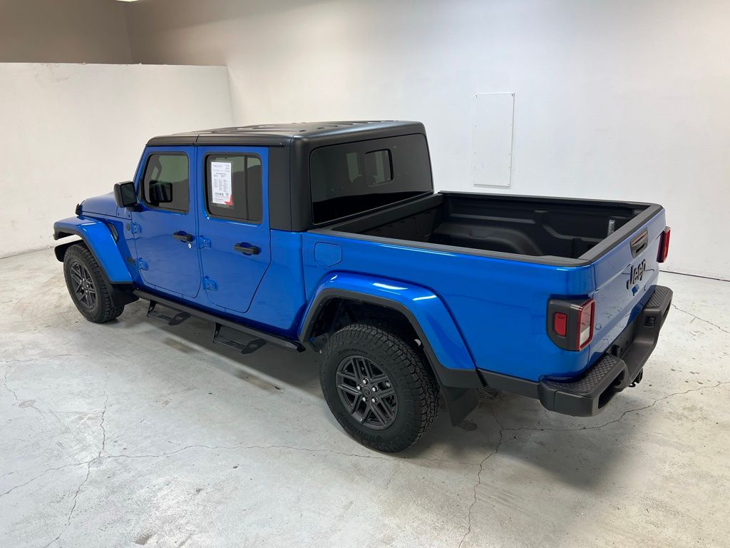 2024 Jeep Gladiator Sport S photo 4