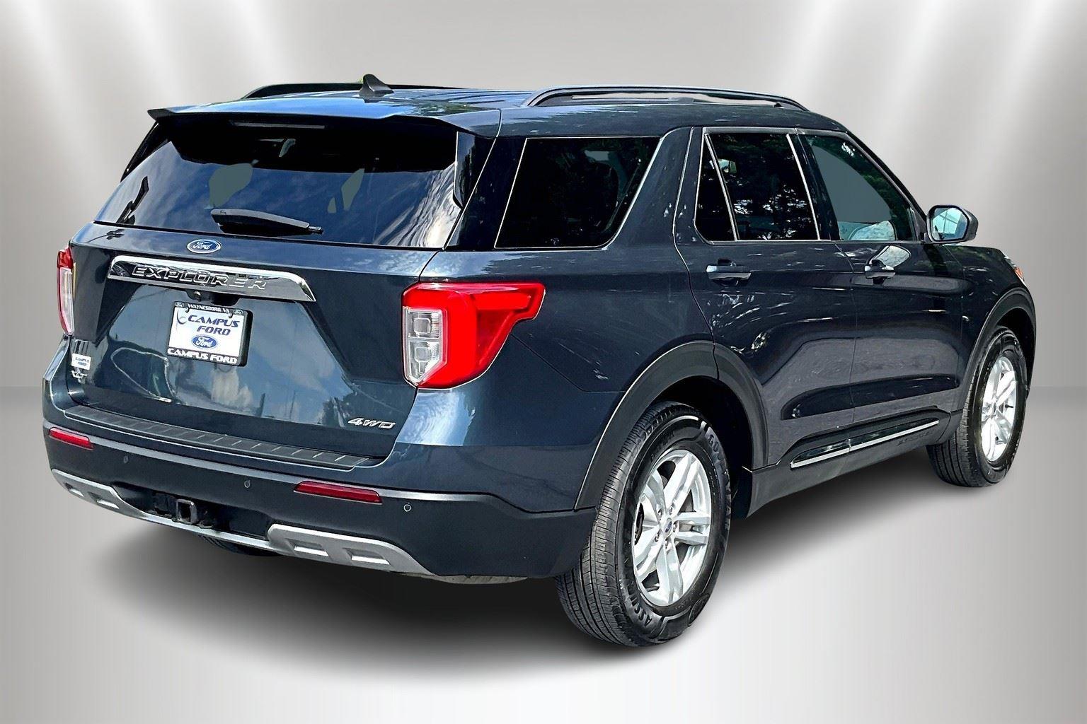 2022 Ford Explorer XLT photo 2