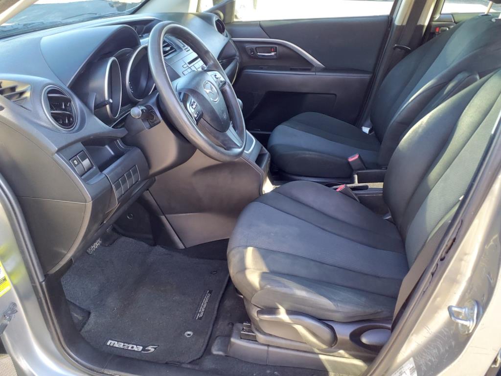 2015 Mazda Mazda5 Sport photo 3