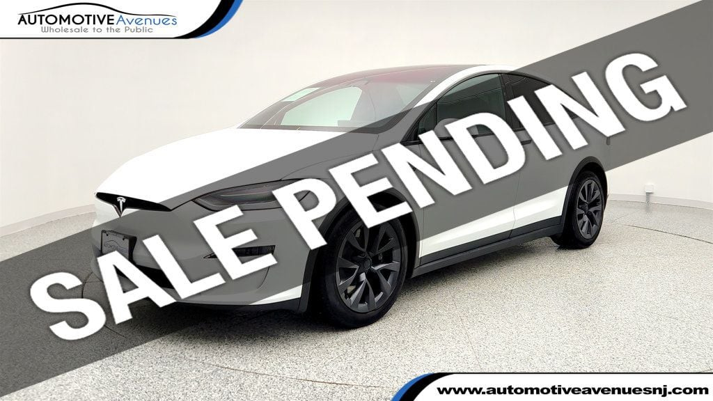 2023 Tesla Model X Long Range's photo