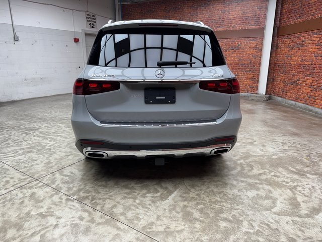 2025 Mercedes Benz GLS 450 4MATIC photo 3