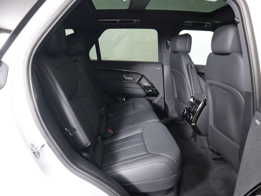 2025 Land Rover Range Rover Sport SE photo 21