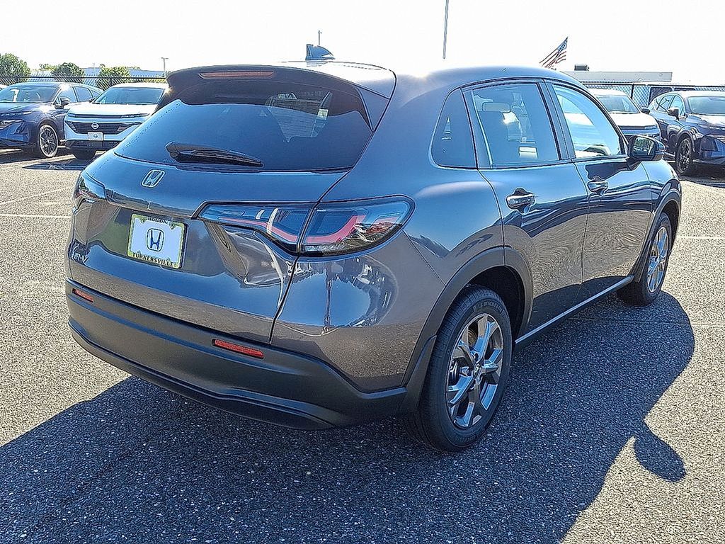 2026 Honda HR-V LX photo 3