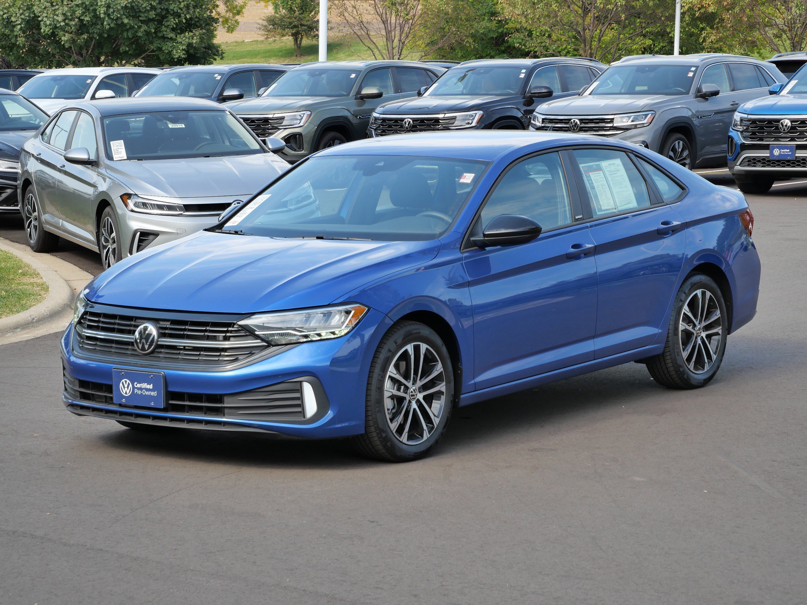 2024 Volkswagen Jetta Sport photo 3
