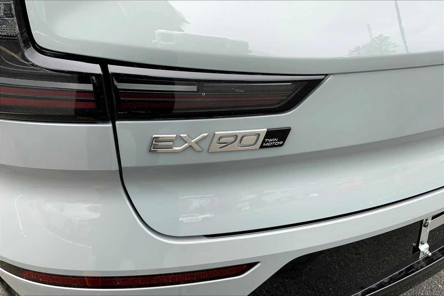 2025 Volvo EX90 Ultra photo 4